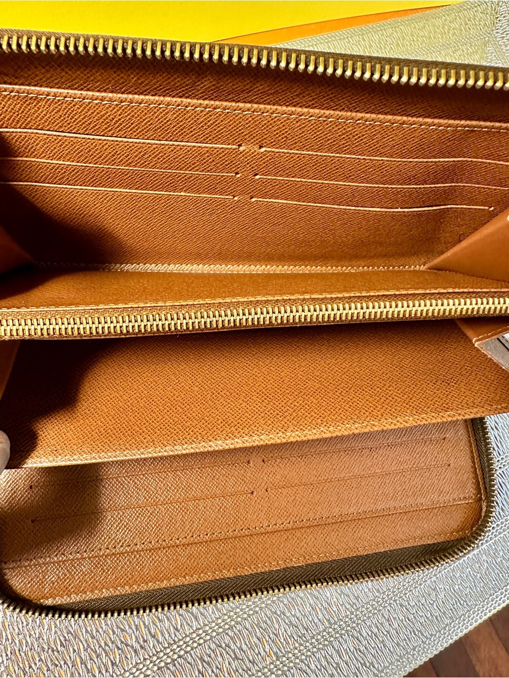 Louis Vuitton XXL Zipper round Monogram long bifold Wallet - Picture 9 of 15